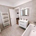 Luminia With Garden, Self Check In Daire