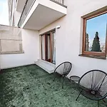 Luminia With Garden, Self Check In Apartmán