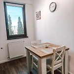 Daire Luminia With Garden, Self Check In *