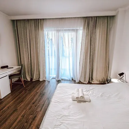 Luminia With Garden Kolozsvár