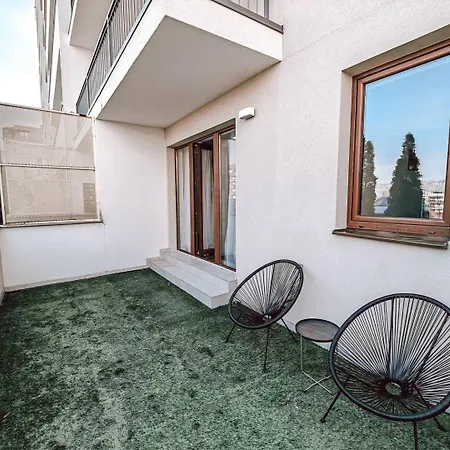 Luminia With Garden, Self Check In Apartament